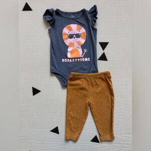 Okie Dokie|Baby girl Cute Lion Graphic Baby Onesie & polka dot leggings•••9M